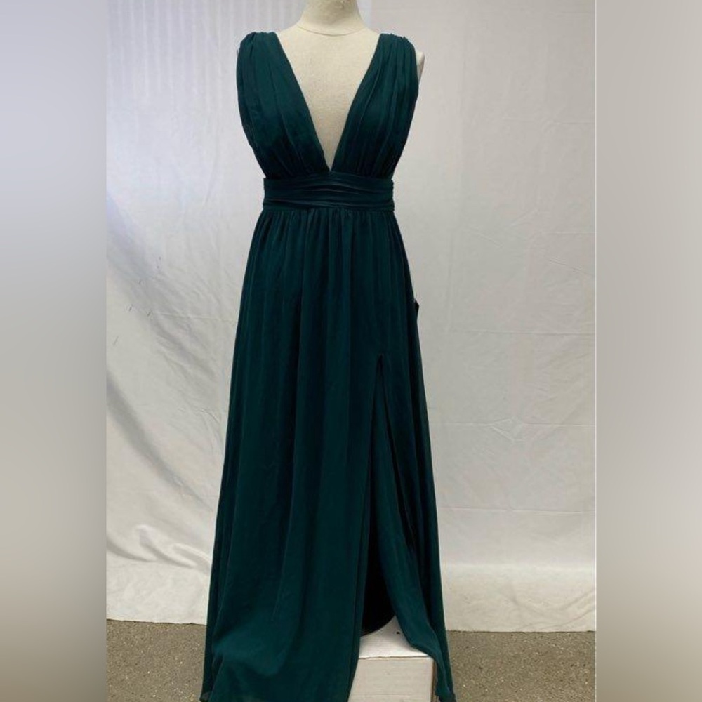 NWT Medium Emerald Lulus Gown